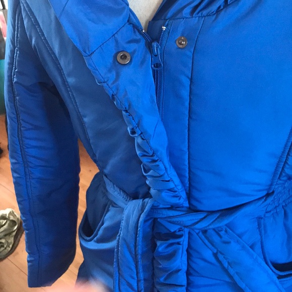 Beautiful blue “puff” jacket never worn - Picture 3 of 3